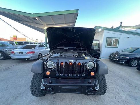 Used 2014 Jeep Wrangler Unlimited Sport w/ Quick Order Package 24S AWD/4WD image 21