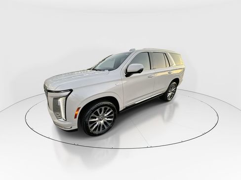 Used 2025 Cadillac Escalade Premium Luxury Platinum w/ LPO, Floor Liner Package AWD/4WD image 4