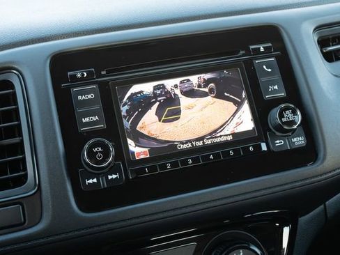 Used 2022 Honda HR-V LX image 27