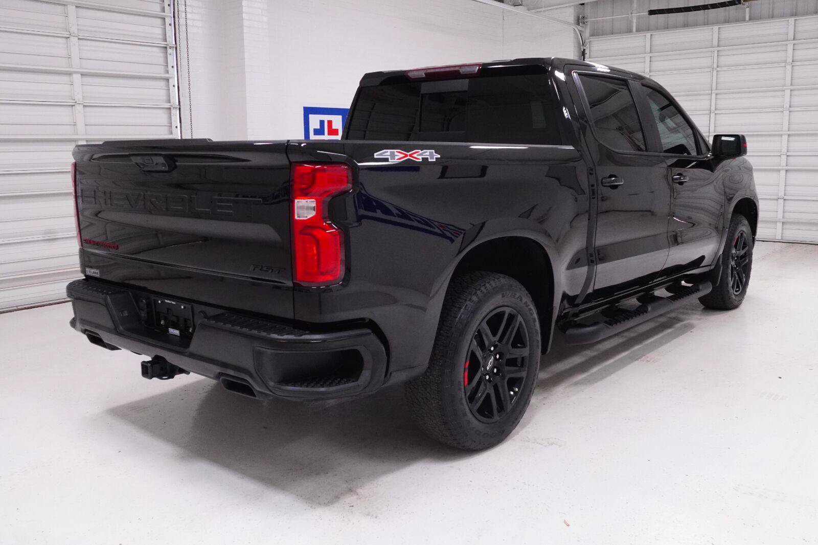 Used 2023 Chevrolet Silverado 1500 RST w/ Redline Edition AWD/4WD image 27