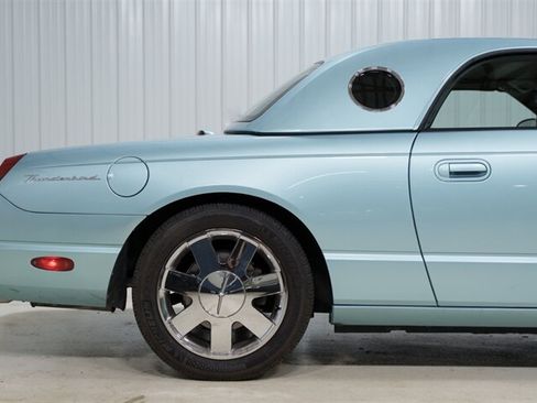 Used 2002 Ford Thunderbird RWD image 12