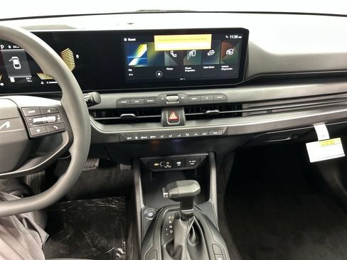 New 2026 Kia K4 FWD image 17