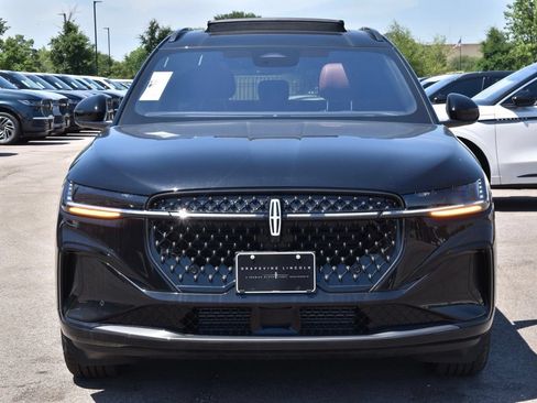 New 2026 Lincoln Nautilus Reserve w/ Jet Appearance Package AWD/4WD image 8