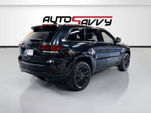 Used 2018 Jeep Grand Cherokee Altitude AWD/4WD image 7