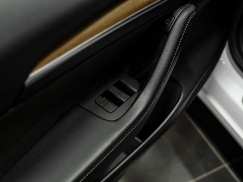 Used 2023 Tesla Model 3 Standard Range RWD image 42