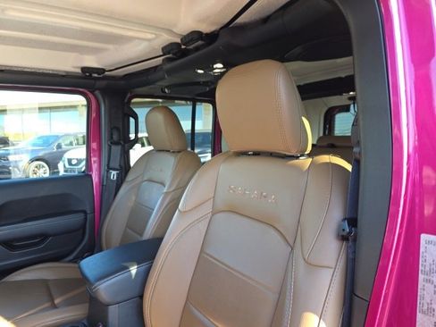 Used 2022 Jeep Wrangler Unlimited Sahara w/ Safety Group image 14
