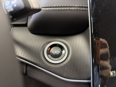 New 2025 Jeep Grand Cherokee Altitude image 17