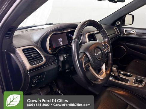 Used 2016 Jeep Grand Cherokee Summit AWD/4WD image 3