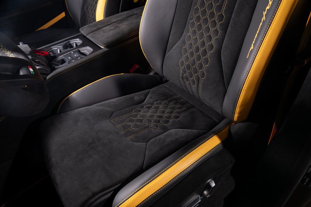 Used 2024 Lamborghini Urus Performante AWD/4WD image 12
