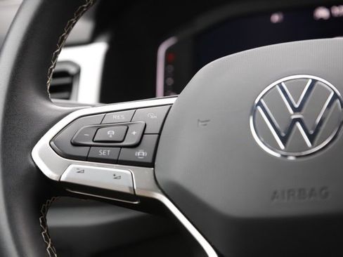 Used 2022 Volkswagen Atlas Cross Sport SE image 20