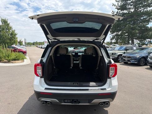 Used 2023 Ford Explorer Platinum w/ Technology Package AWD/4WD image 17