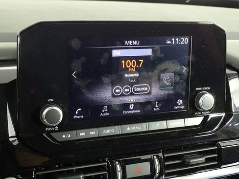 Used 2024 Nissan Pathfinder SV image 23