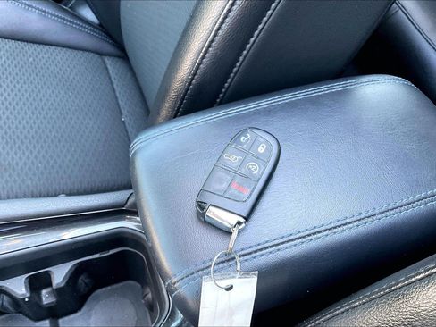 Used 2022 Jeep Compass Latitude w/ Sun and Sound Group FWD image 10