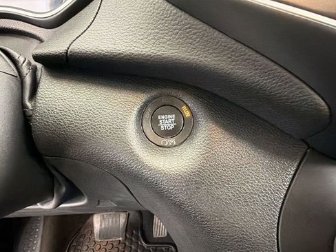 Used 2022 Jeep Cherokee Trailhawk image 23