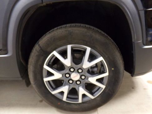 Used 2023 GMC Acadia SLT image 33