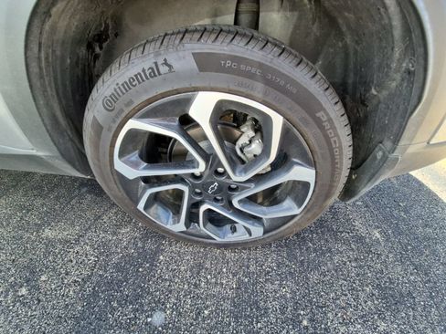 Used 2026 Chevrolet Trax RS w/ Sunroof Package FWD image 9