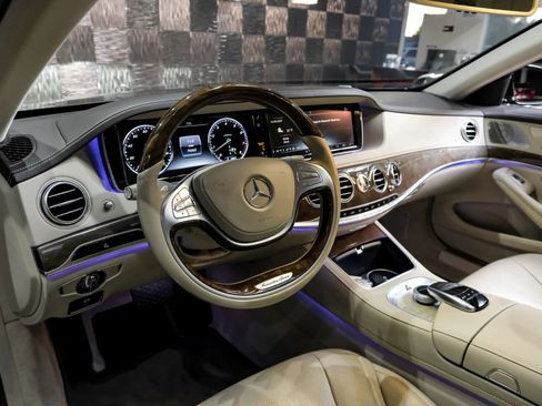 Used 2015 Mercedes-Benz S 550 Sedan image 3