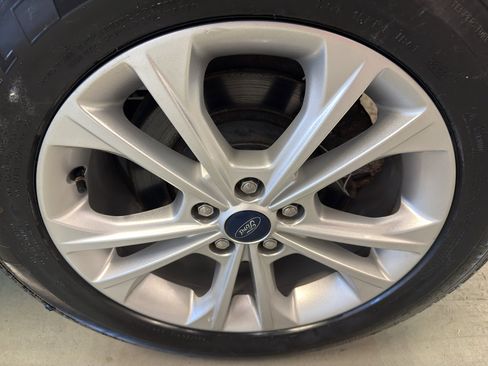 Used 2018 Ford Escape SE FWD image 34