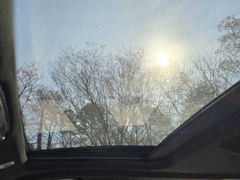 Used 2022 BMW 540i xDrive w/ M Sport Package image 29