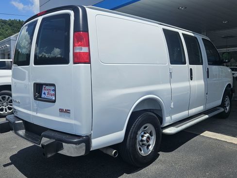 Used 2025 GMC Savana 2500 w/ Driver Convenience Package RWD image 5