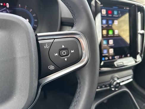 Certified 2024 Volvo XC40 B5 Core image 27