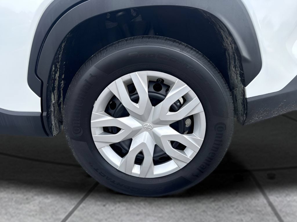 Used 2025 Toyota Corolla Cross L FWD image 25