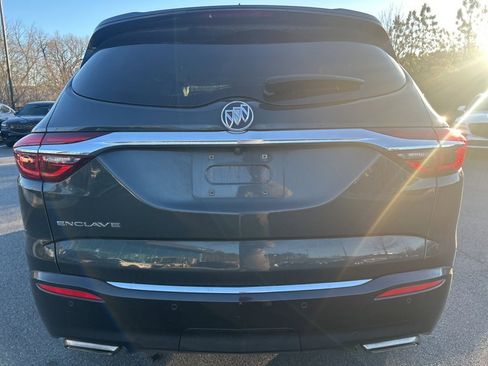 Used 2020 Buick Enclave Premium w/ Sun and Sites Package image 4