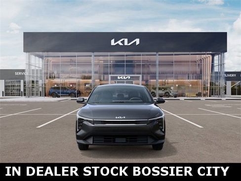 New 2025 Kia K4 LXS image 2