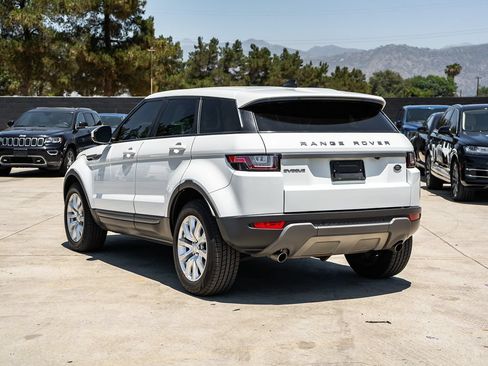 Used 2018 Land Rover Range Rover Evoque SE AWD/4WD image 2