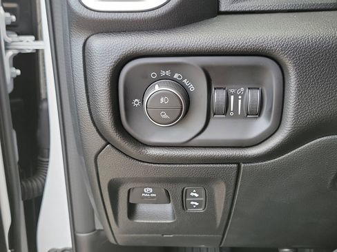 New 2026 RAM 1500 Big Horn AWD/4WD image 13