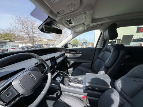 New 2026 Lincoln Nautilus Reserve AWD/4WD image 9
