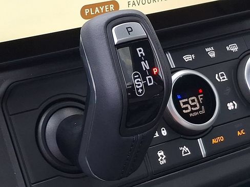 New 2026 Land Rover Defender 110 S AWD/4WD image 13