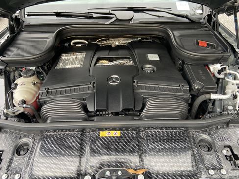 Used 2025 Mercedes-Benz GLS 580 4MATIC image 58