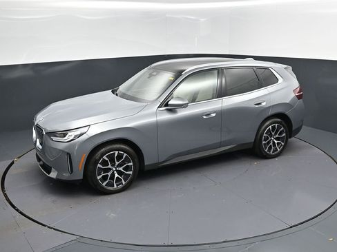 Used 2025 BMW X3 xDrive30i w/ Premium Package image 33
