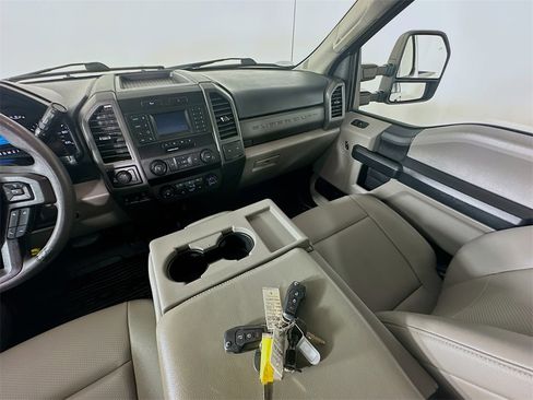 Used 2021 Ford F250 XL w/ Power Equipment Group image 11
