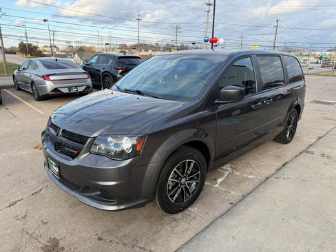 Used 2015 Dodge Grand Caravan SE w/ Quick Order Package 29E SE image 5