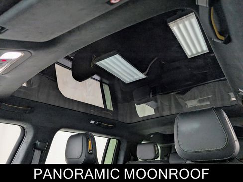 Used 2025 Rivian R1S Adventure image 19