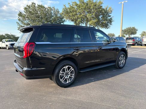 Used 2025 Ford Expedition Active RWD image 5