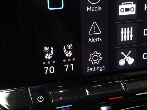 Used 2025 Volkswagen Atlas Cross Sport SEL Premium R-Line AWD/4WD image 5
