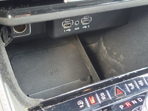 Used 2024 Jeep Wagoneer L Series II RWD image 33