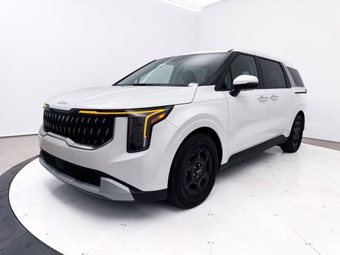 Certified 2025 Kia Carnival image 15