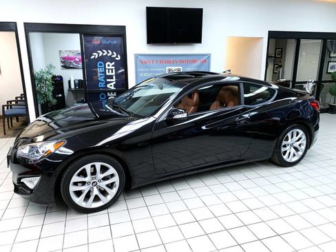 Used 2013 Hyundai Genesis 3.8 image 2