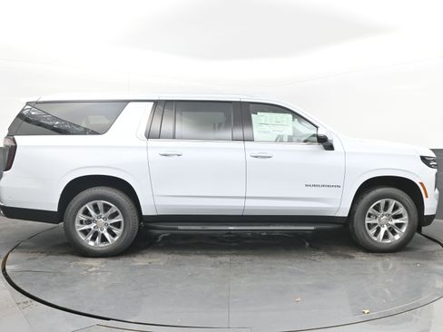 New 2026 Chevrolet Suburban Premier image 10