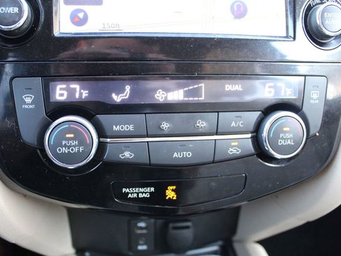 Used 2016 Nissan Rogue SL w/ SL Premium Package image 20