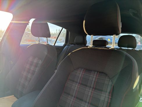 Used 2017 Volkswagen GTI Sport image 7