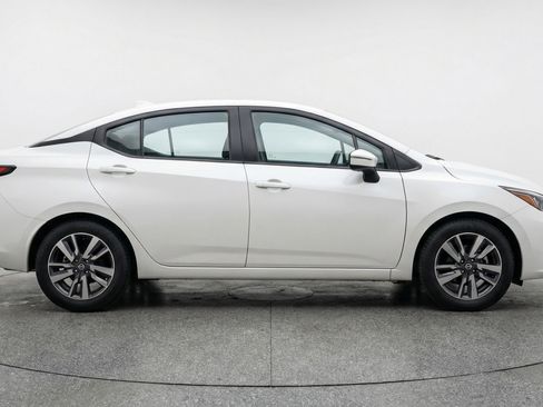 Used 2025 Nissan Versa SV FWD image 11