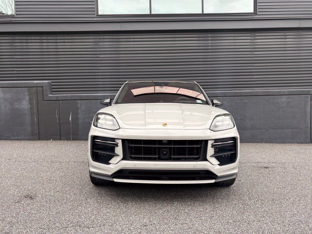 Certified 2025 Porsche Cayenne Turbo GT AWD/4WD image 13
