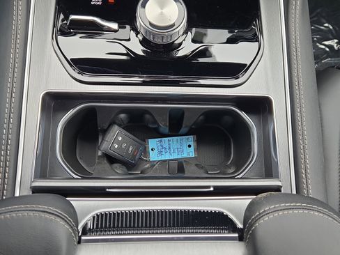 New 2026 Jeep Grand Wagoneer Limited image 19