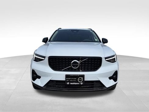 Certified 2026 Volvo XC40 B5 Plus w/ Climate Package AWD/4WD image 5