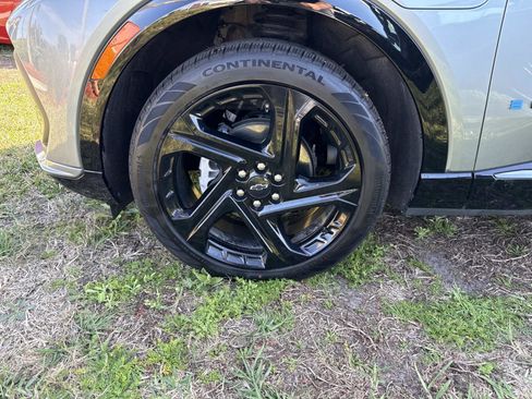 Used 2024 Chevrolet Equinox EV RS image 9